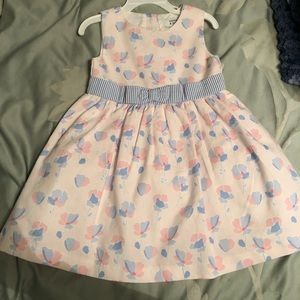 Fun floral dress 4T Crown and ivy NWT